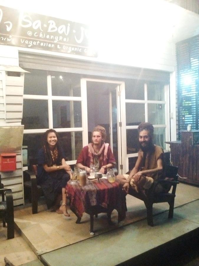 Yellow Flower Hostel Chiang Rai Exterior photo